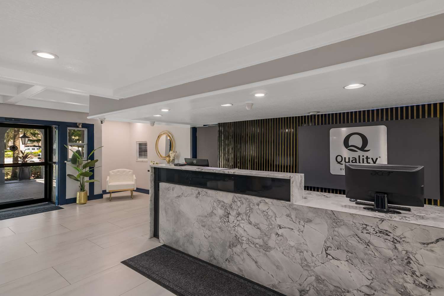 Lobby at Quality Inn & Suites Altamonte Springs Orlando-North, ALTAMONTE SPRINGS - FL