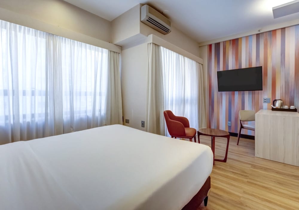DELUXE, DOUBLE BED