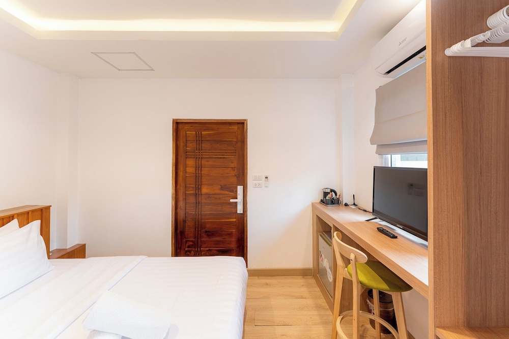 Ashi Hostel 11/73
