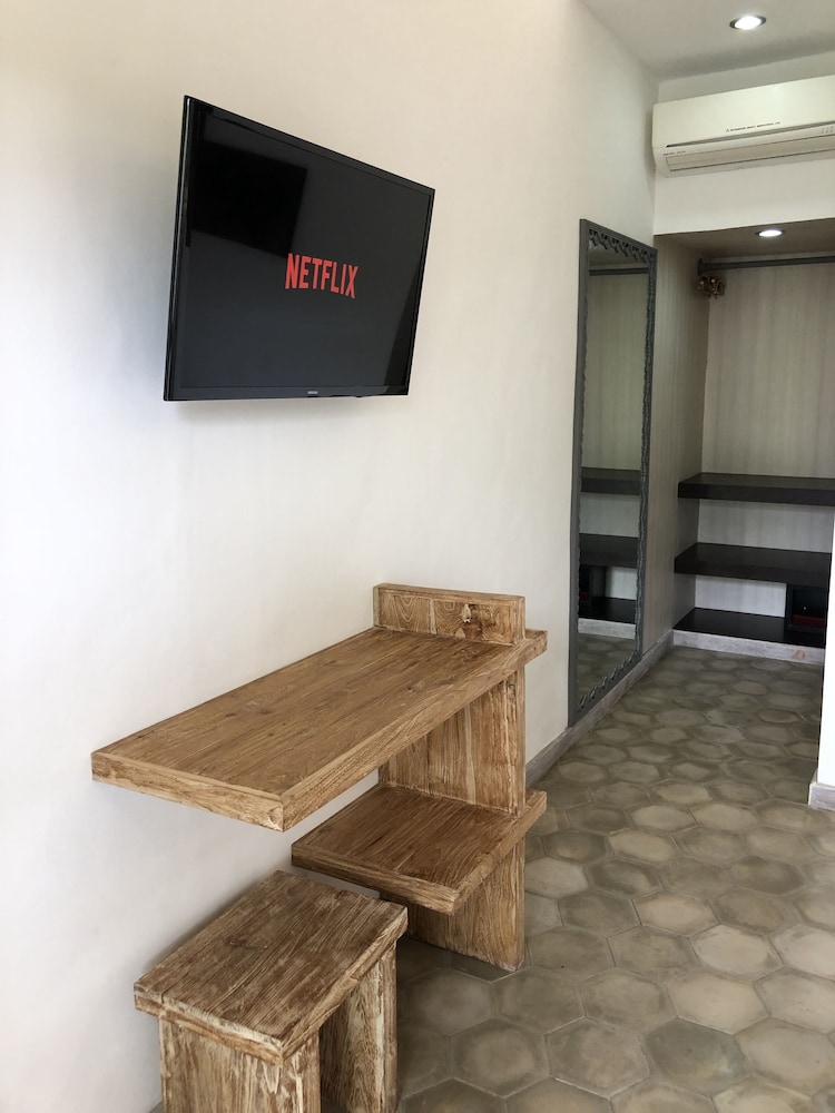 Casa Asia 3/31