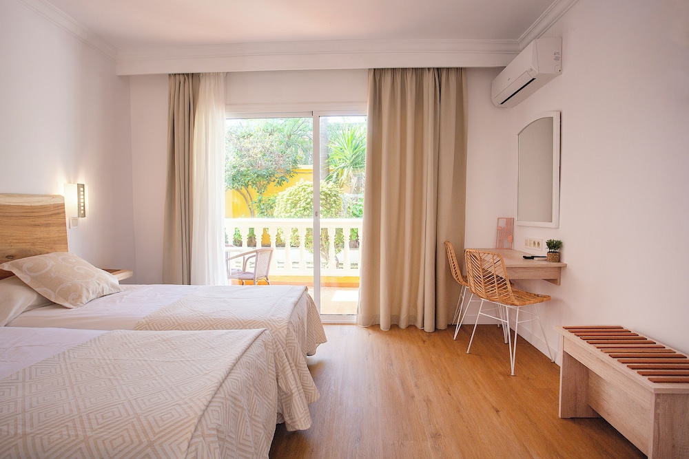 STANDARD, DOUBLE BED, BALCONY