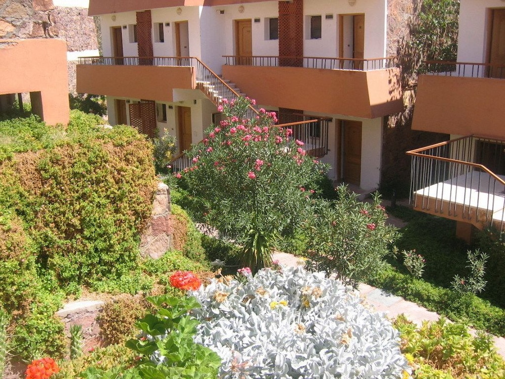 Catherine Plaza 41/48