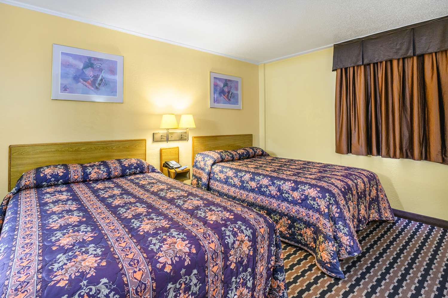 ROOM, 2 DOUBLE BEDS, SMOKING