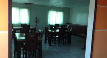 Crown Palace Inn 19/22