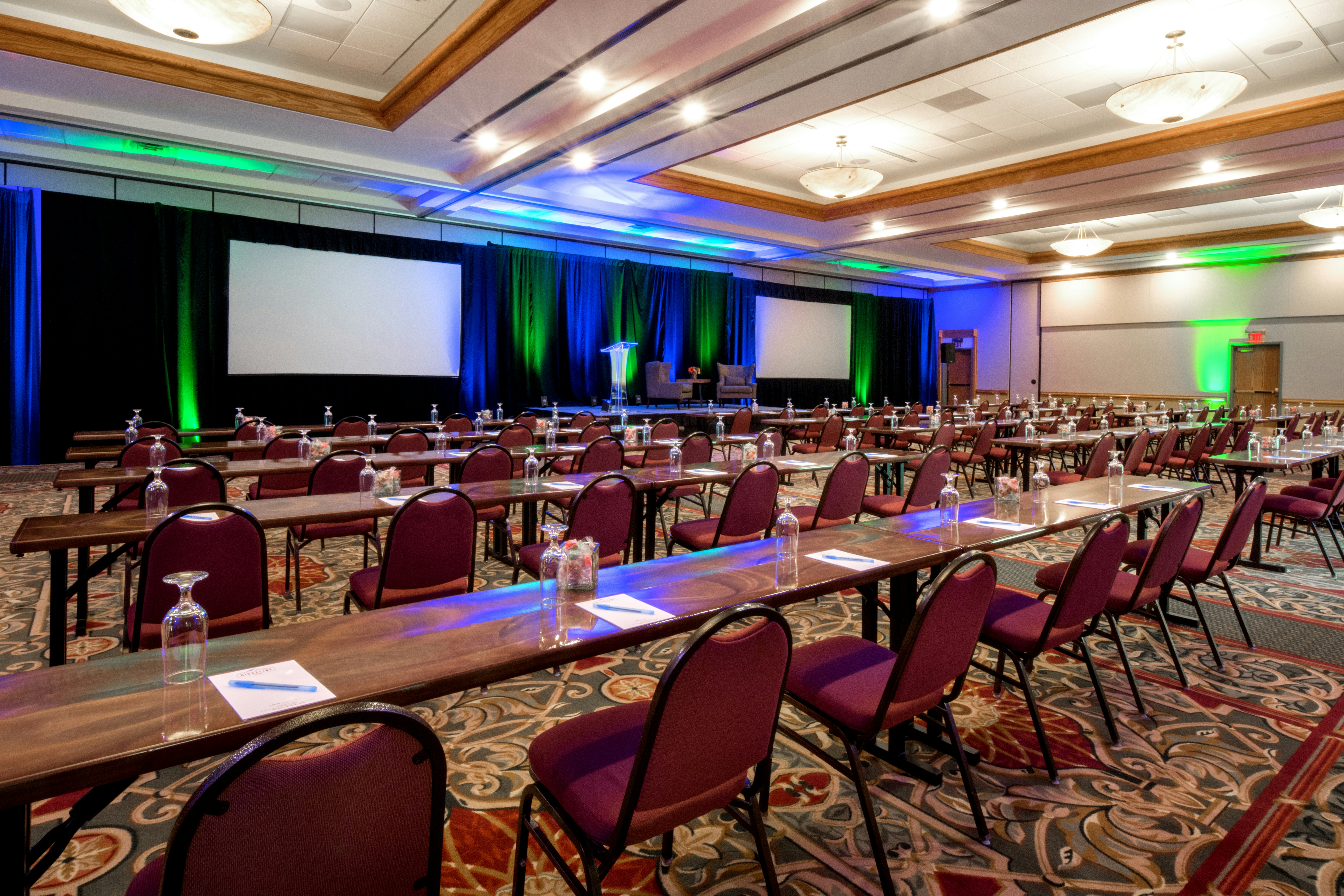 Holiday Inn Estes Park 67/84