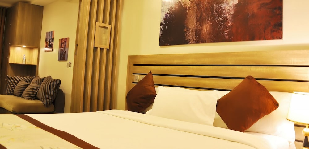 Moz One Executive Guest Rooms Hombori 6/10