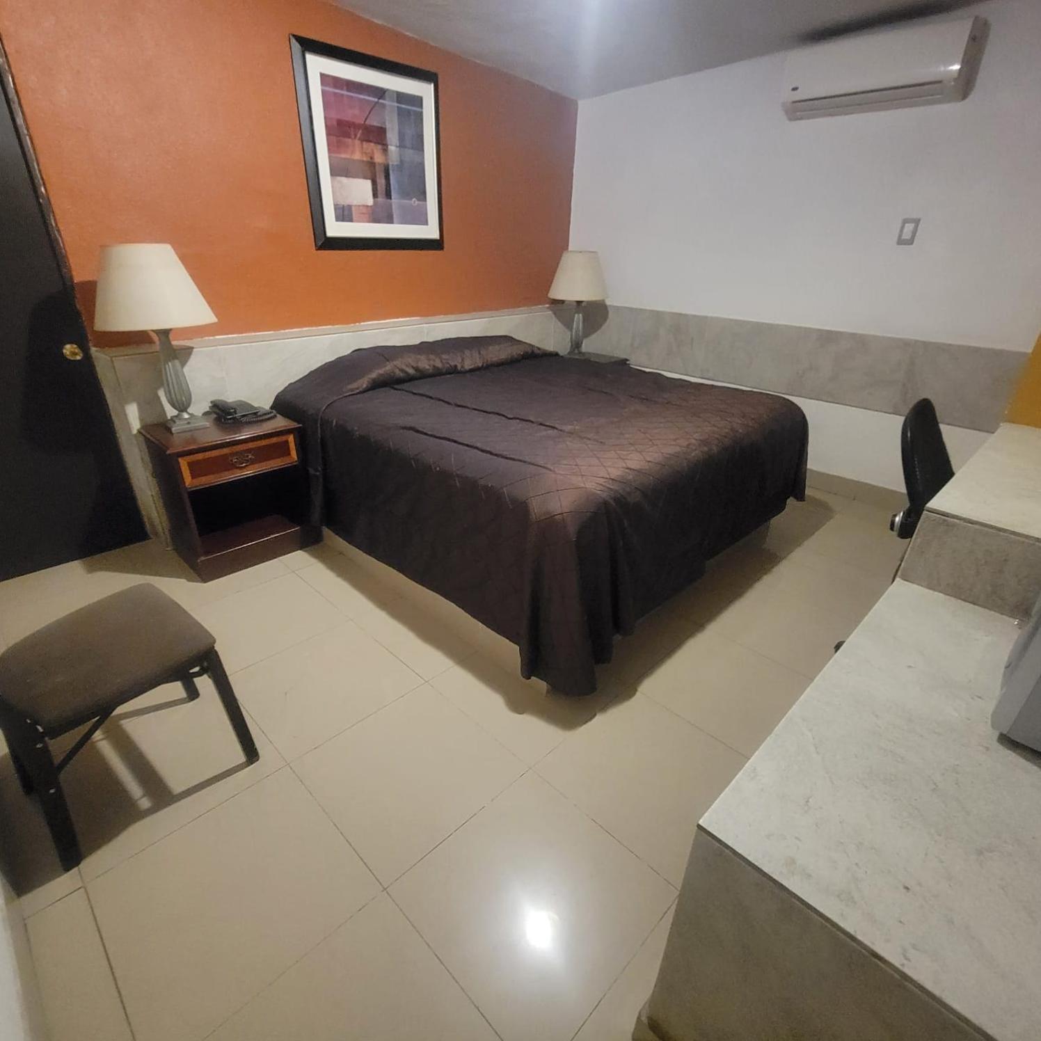Hotel Villa del Sol Chihuahua 10/35