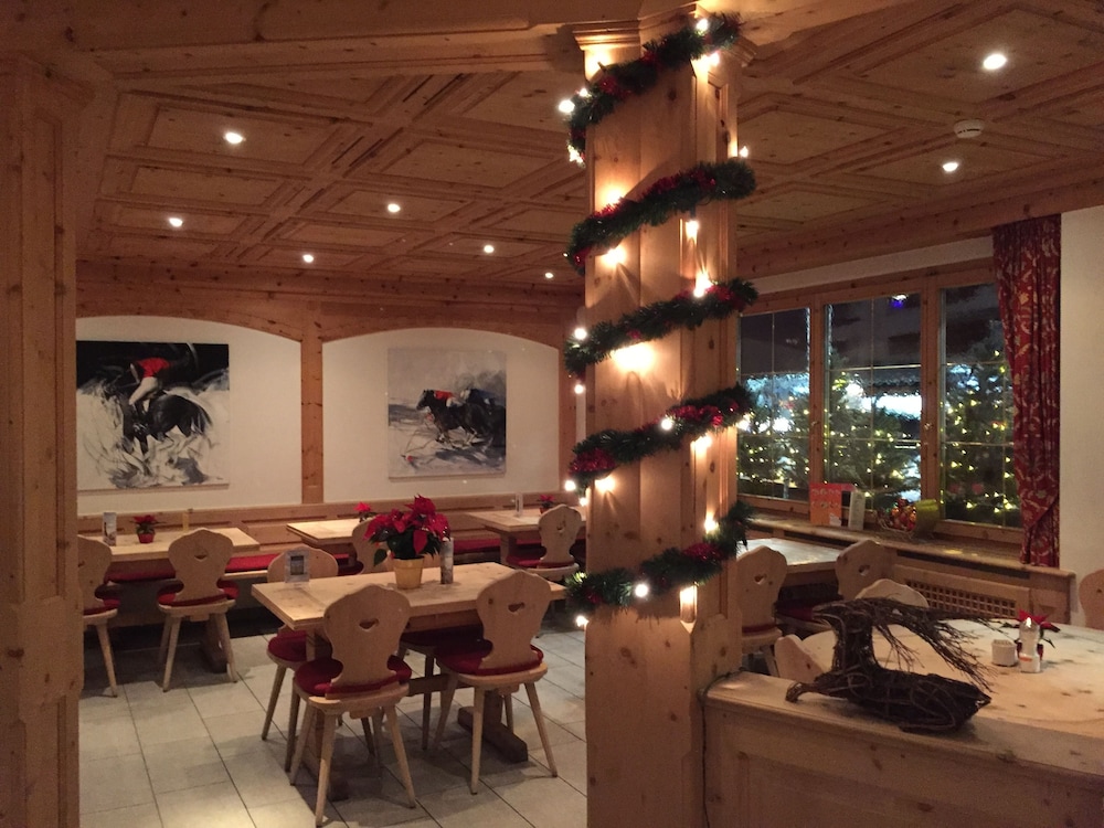 Hotel Corvatsch 33/36