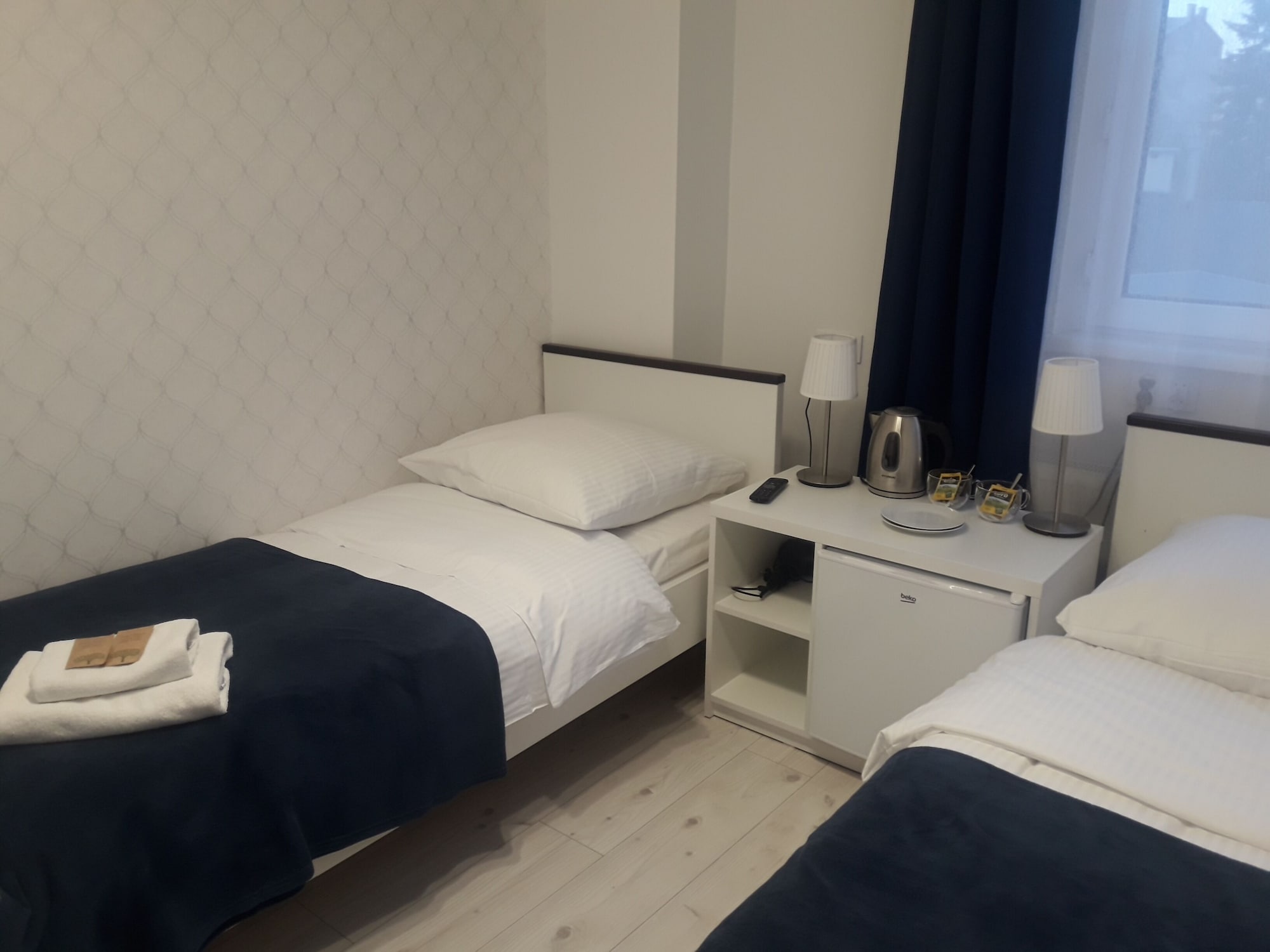 STANDARD, TWIN BEDS, PRIVATE BATHROOM