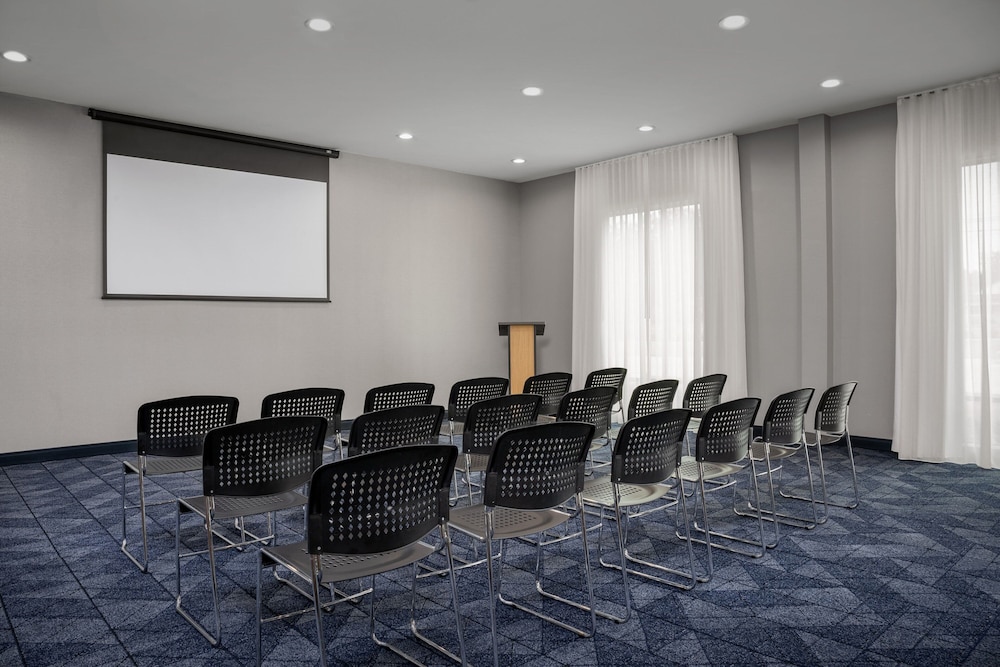 Courtyard by Marriott Northport 18/30