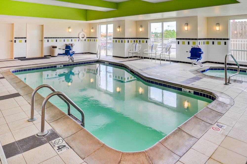 Fairfield Inn Suites Fort Wayne 18/30