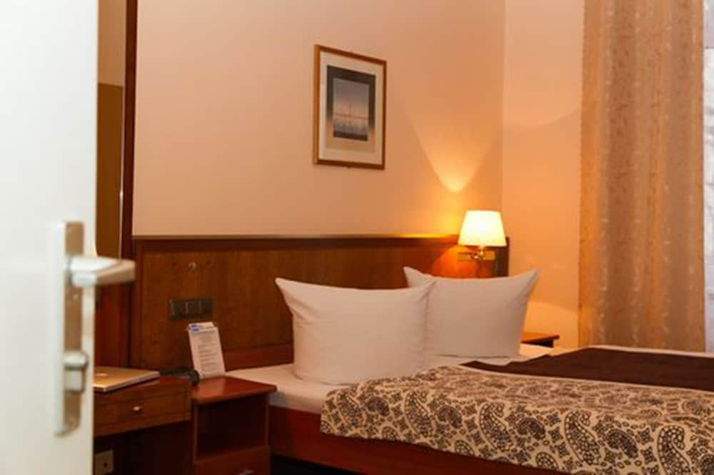 Hotel Pension Arche 7/41