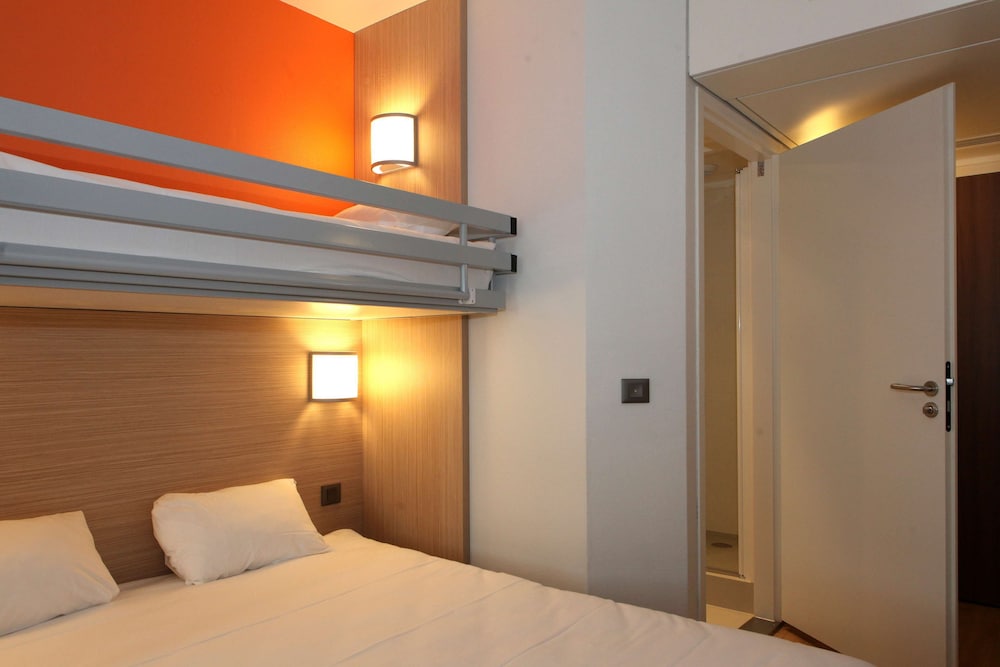 B&B HOTEL Laval Ouest 7/32