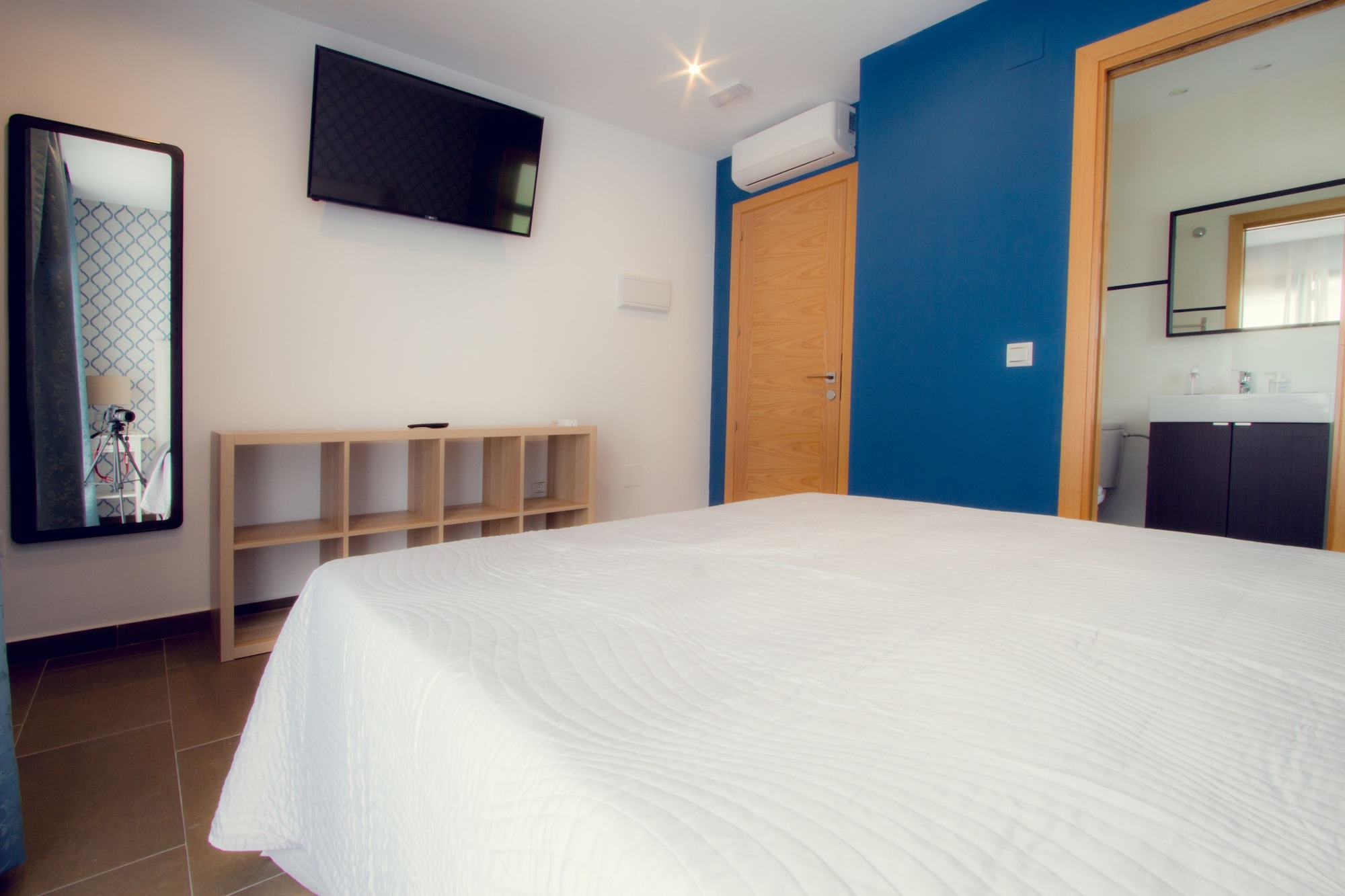 AZUR, SUPERIOR, DOUBLE BED