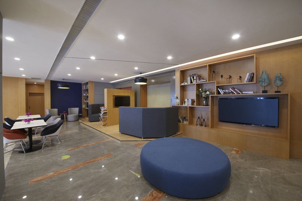 Holiday Inn Express Zhengzhou Zhengdong 7/73