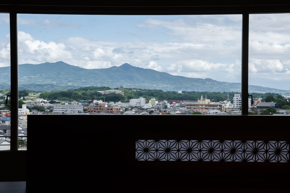 TSUKASA ROYAL HOTEL 67/72