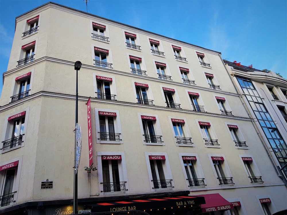 D'anjou Hotel in LEVALLOIS-PERRET