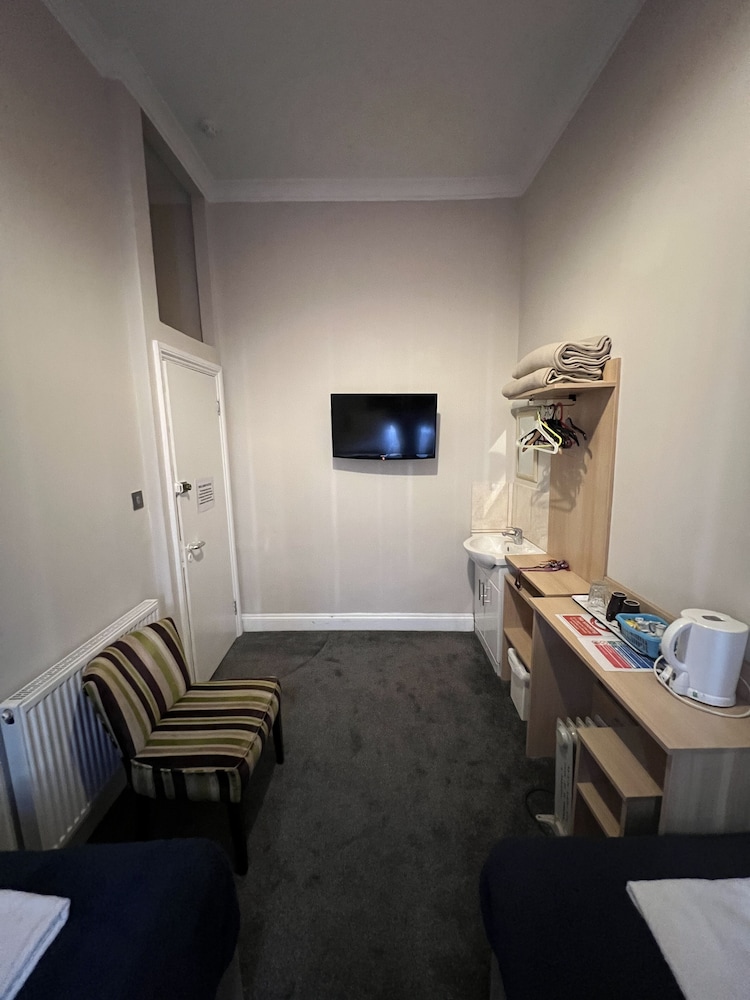 Goodwood Hotel 35/50