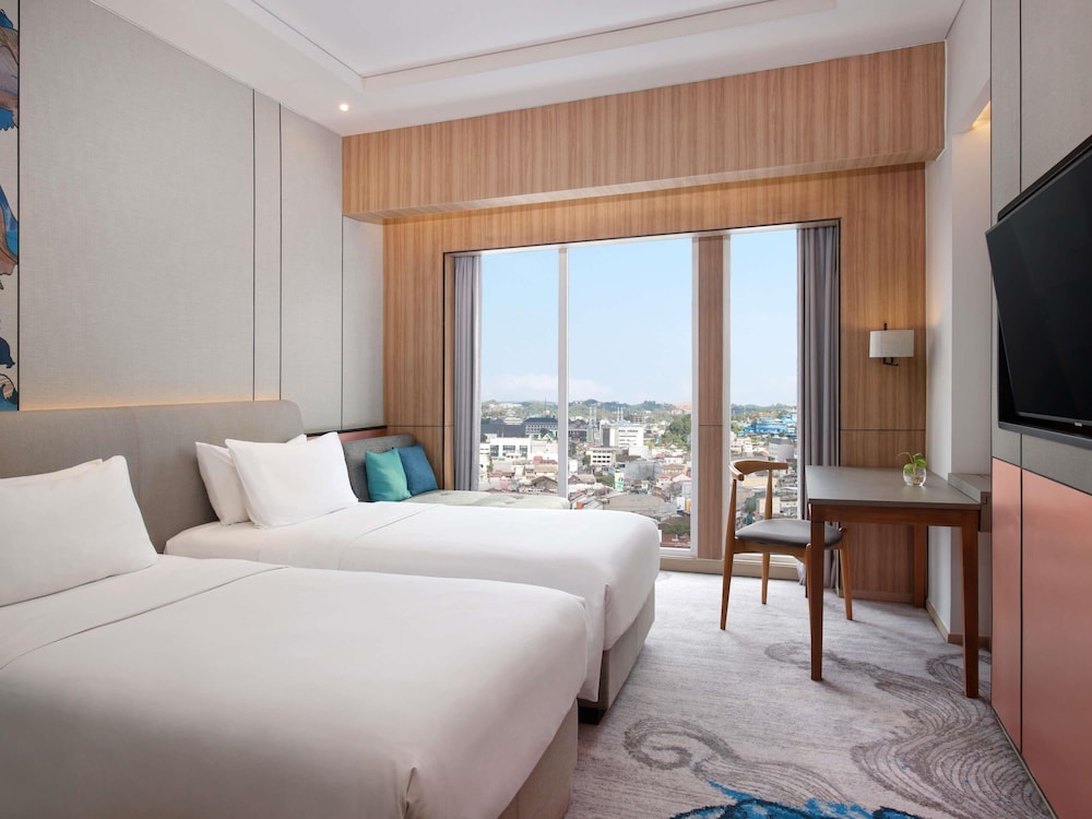 Mercure Samarinda 17/75