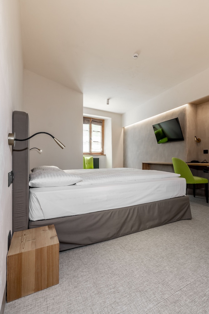 Curt di Clement Eco Mobility Hotel 10/50
