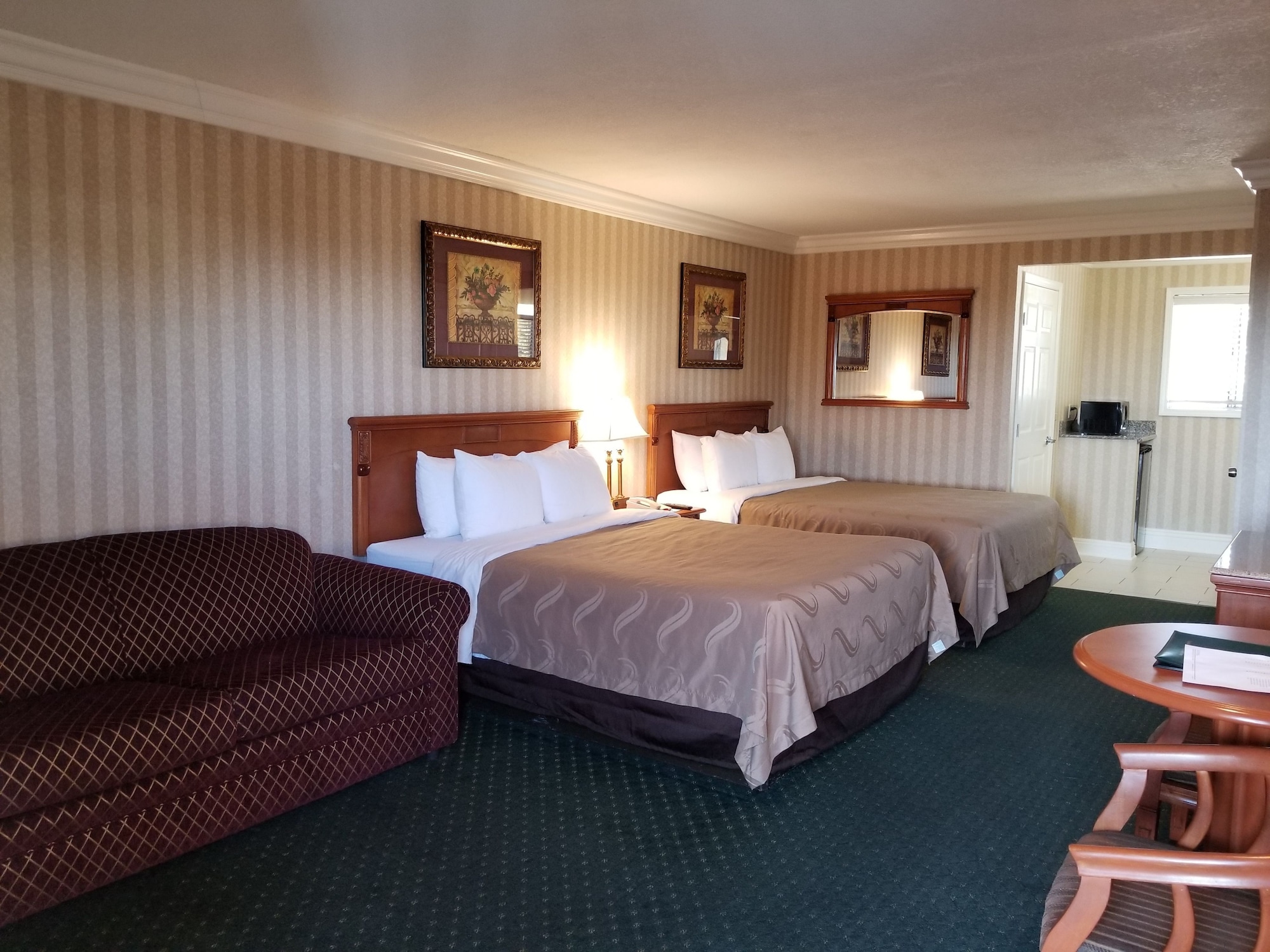 SUITE, 2 QUEEN BEDS, SOFA