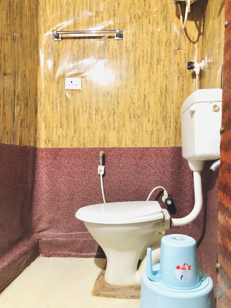 PUNARJANI AYURVEDIC RESORTS 60/64
