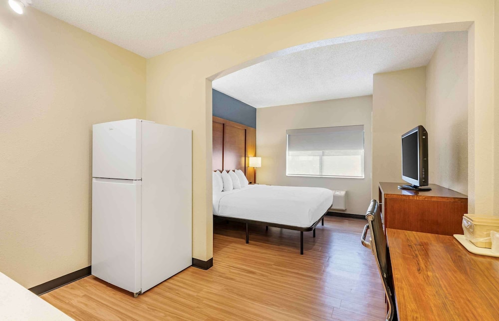 Comfort Suites Buffalo Airport 9/25