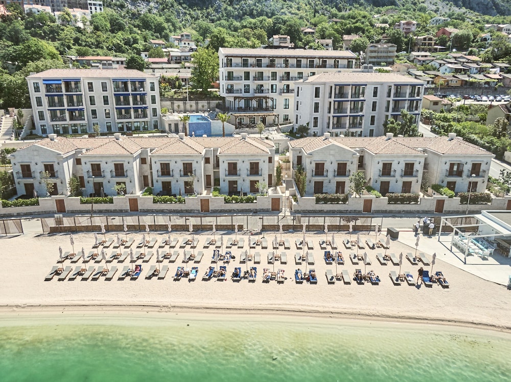 Huma Kotor Bay Hotel & Villas