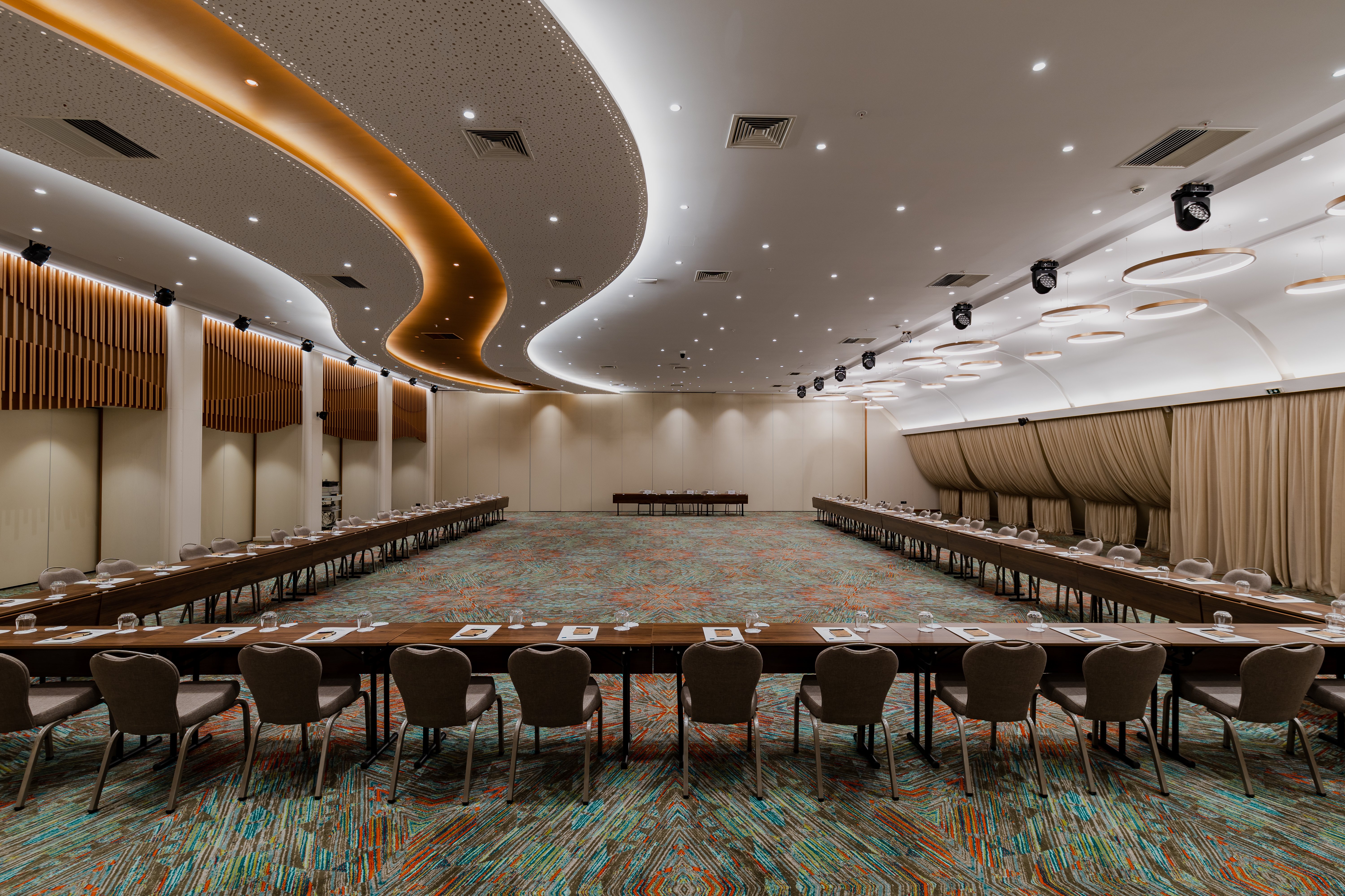 Holiday Inn Skopje 36/39