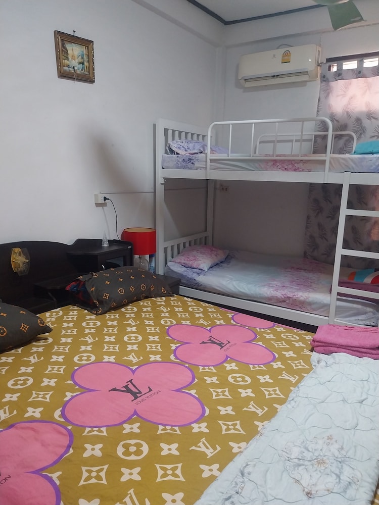 Danee Hostel 32/55