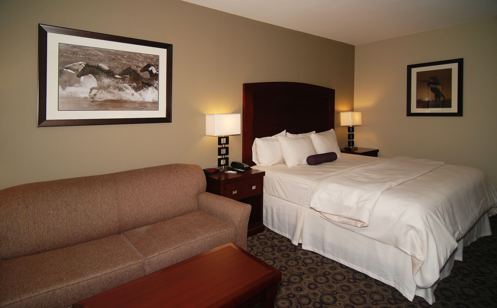 غرفة بسرير كينج، La Quinta Inn & Suites by Wyndham Fort Worth NE Mall 4/6