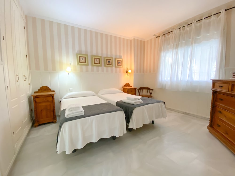 2 Bedrooms, Apartment, Double and Twin Beds, Pool Access