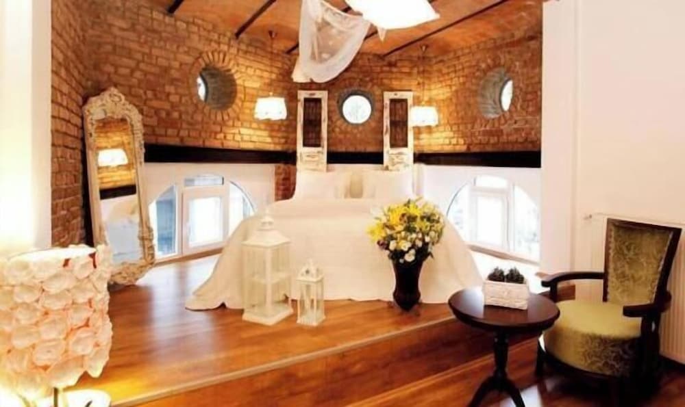 The White Swan Suites Beyoglu 63/74