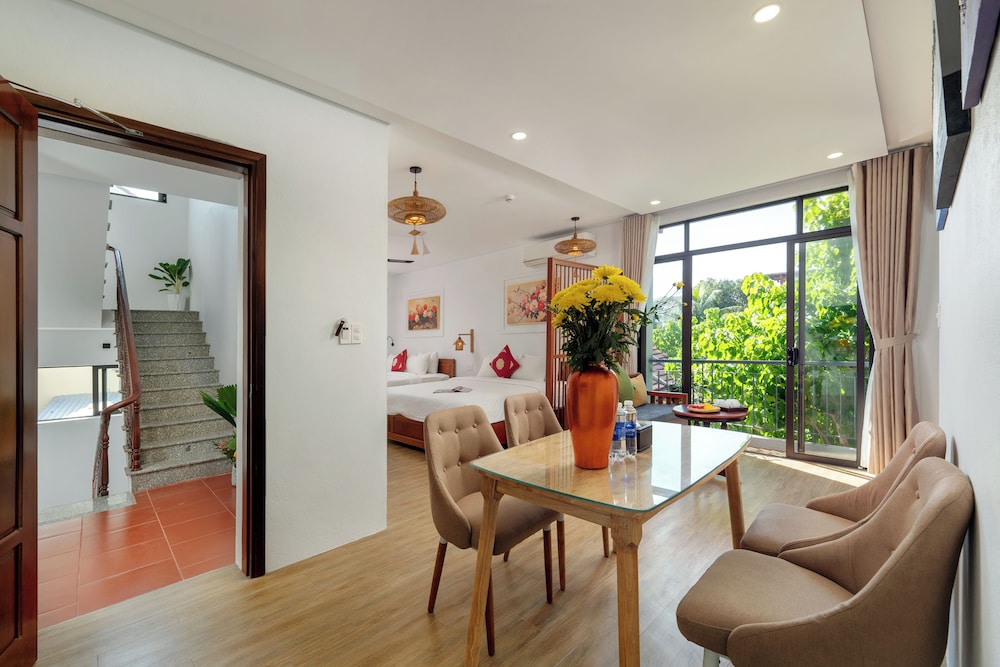 Red Flower Cottages Homestay 48/72