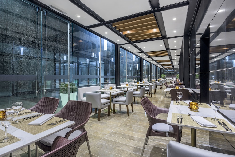 Courtyard By Marriott Bogota Airport 43/65