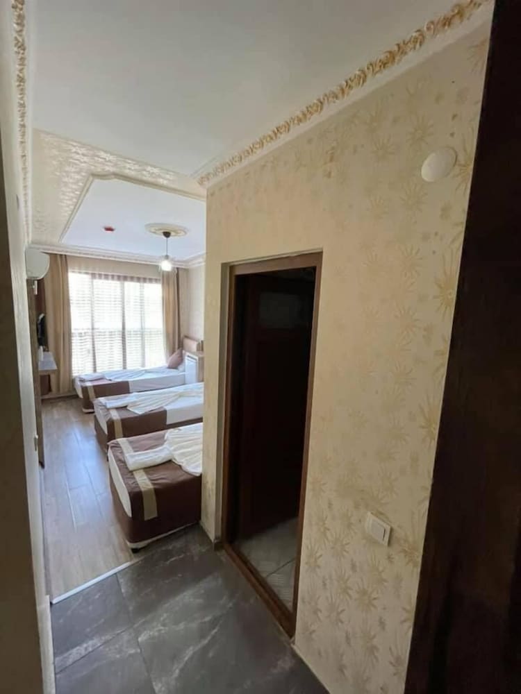 Ozgur Hotel 30/50