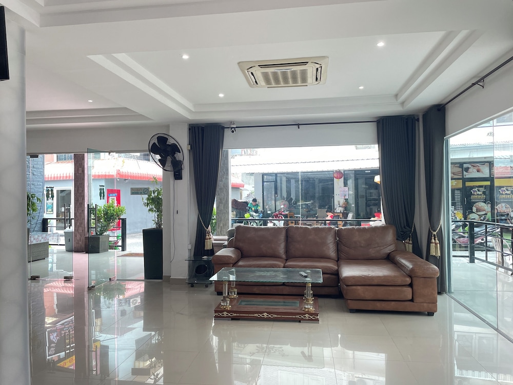 W-9 Hotel 60/73