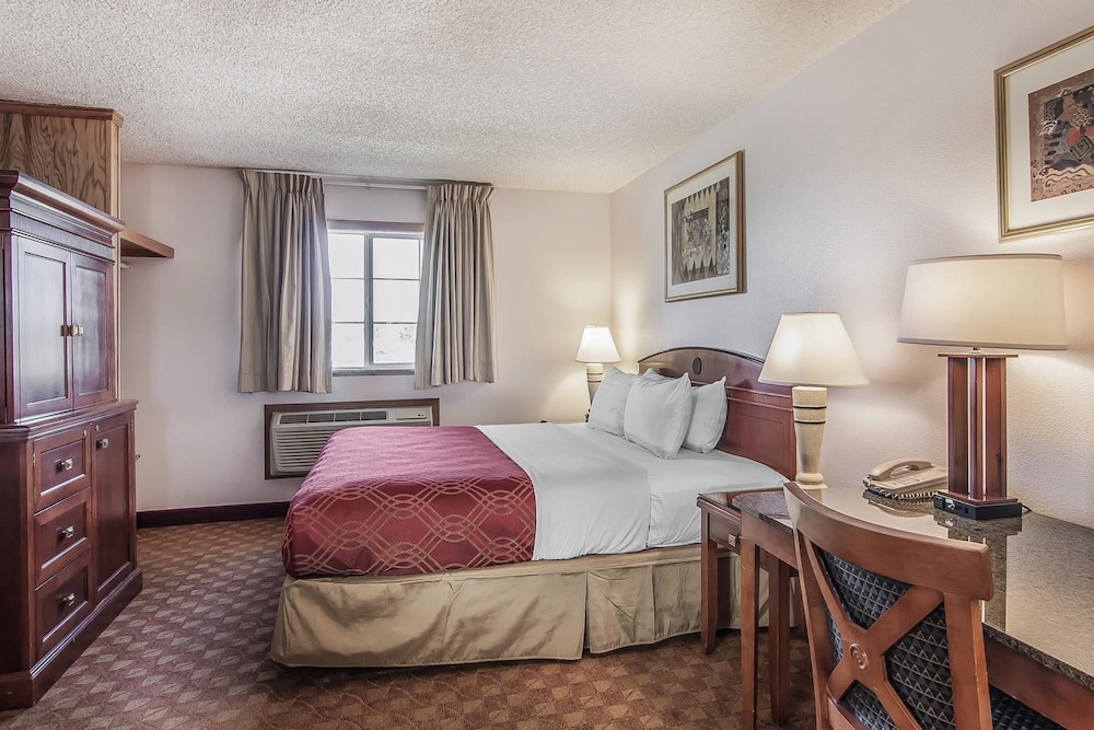 Econo Lodge Inn & Suites Madras 22/41