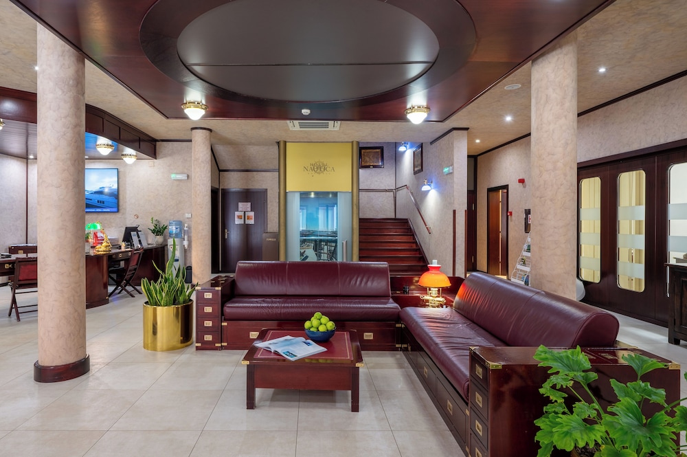 Hotel Nautica 49/72
