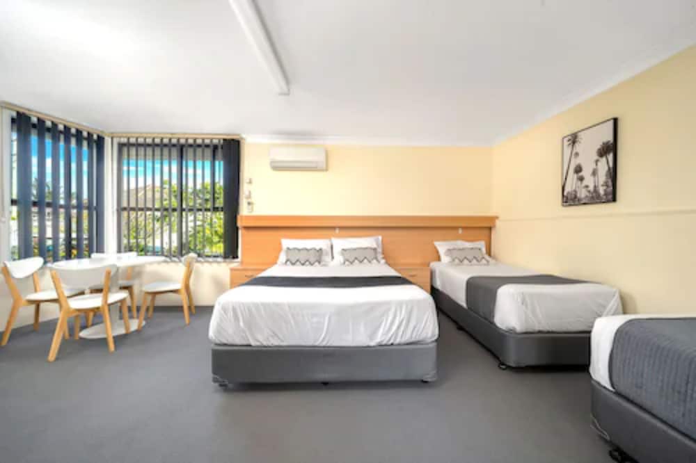 MOTEL 617 31/66