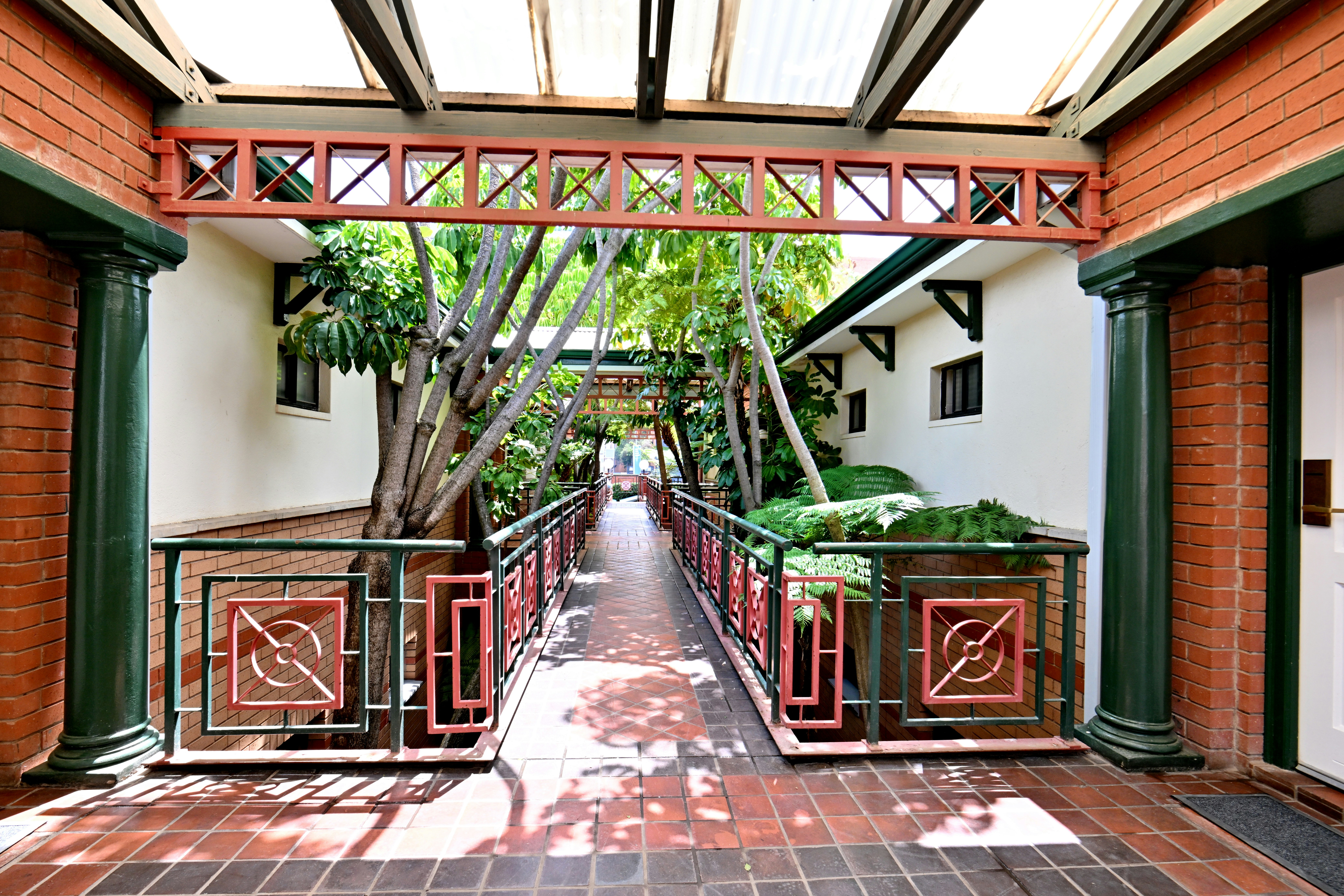 Courtyard Hotel Rosebank 4/47
