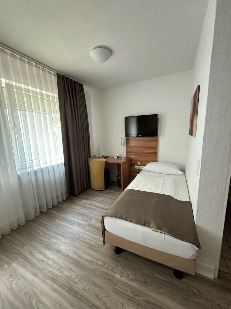 Hotel Schlangenbader Hof 6/20