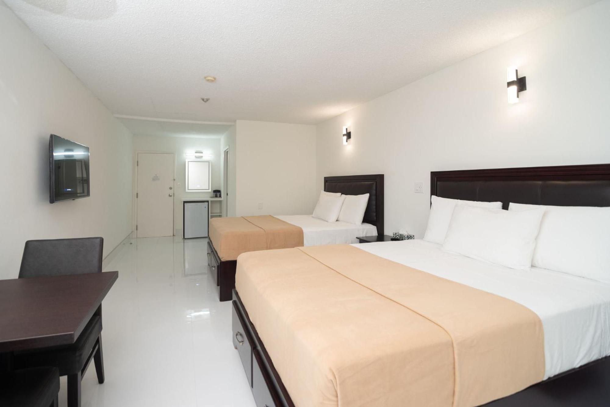 Renovated, Superior, King Bed, 2 Queen Beds