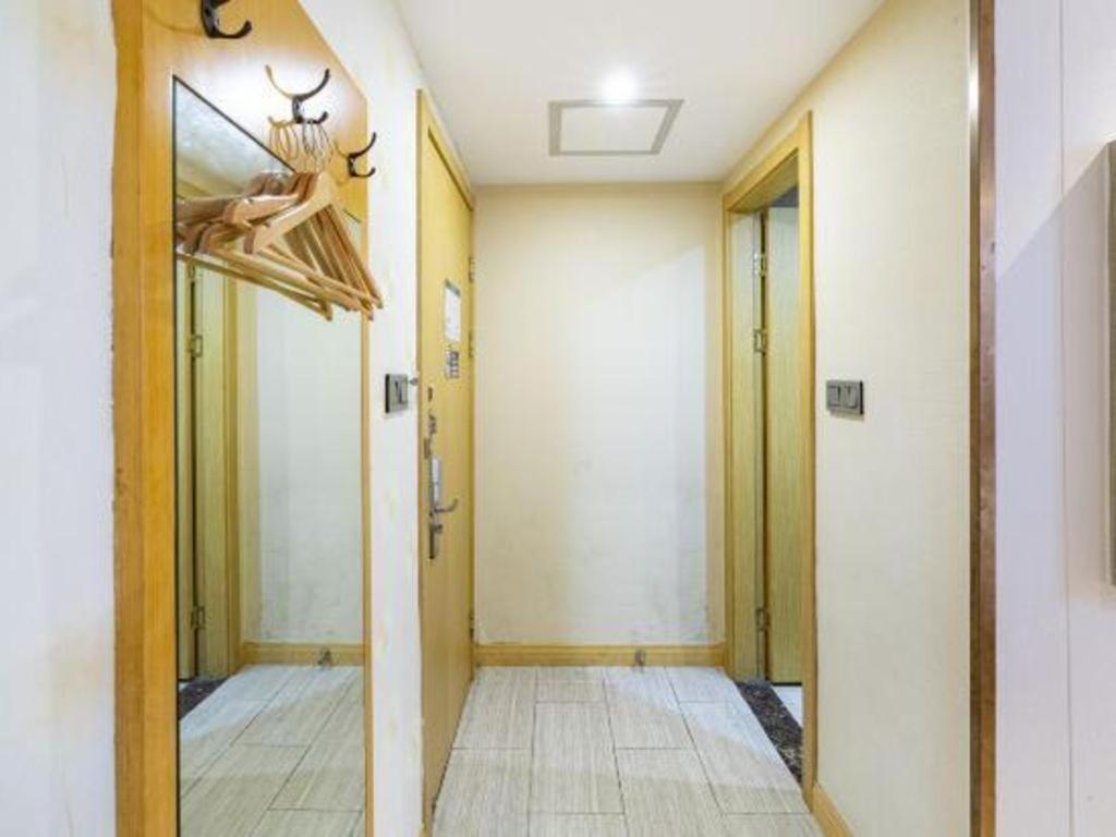 GreenTree Inn Express Shanghai Baoshan District Youyi Road Metro Station 29/46