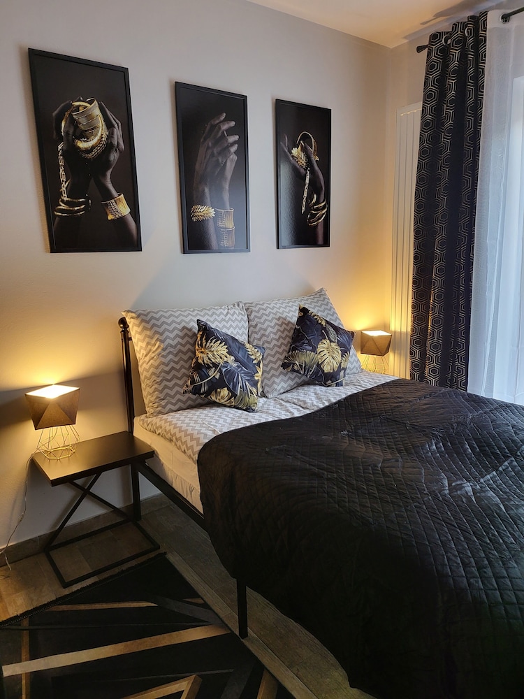 DELUXE, APARTMENT