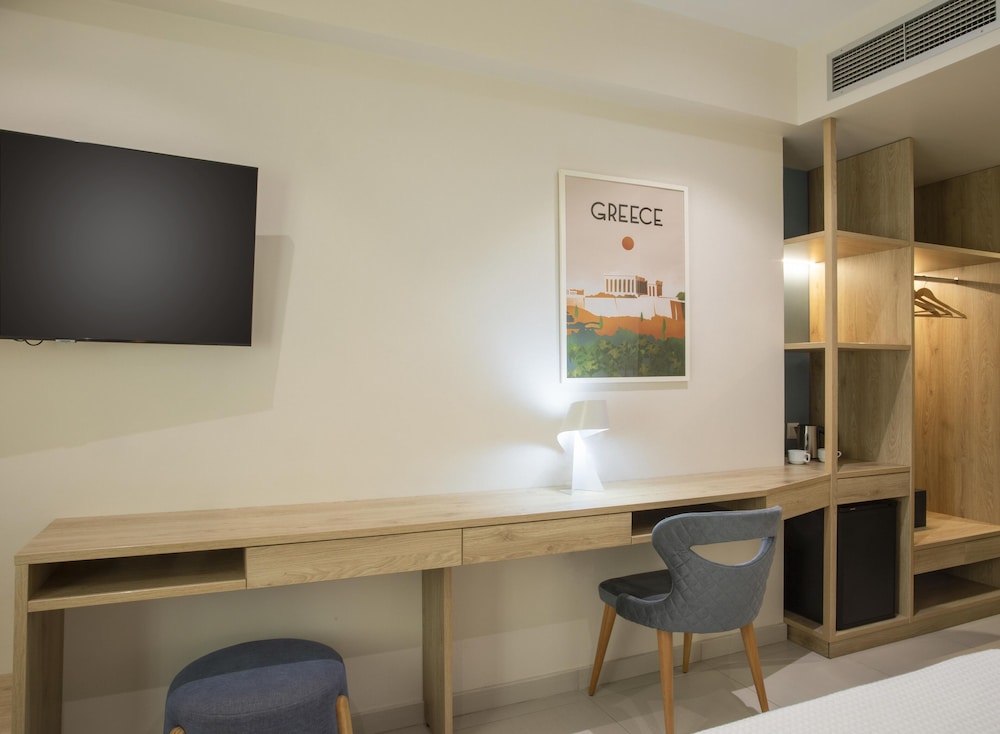 Phidias Piraeus Hotel 57/64