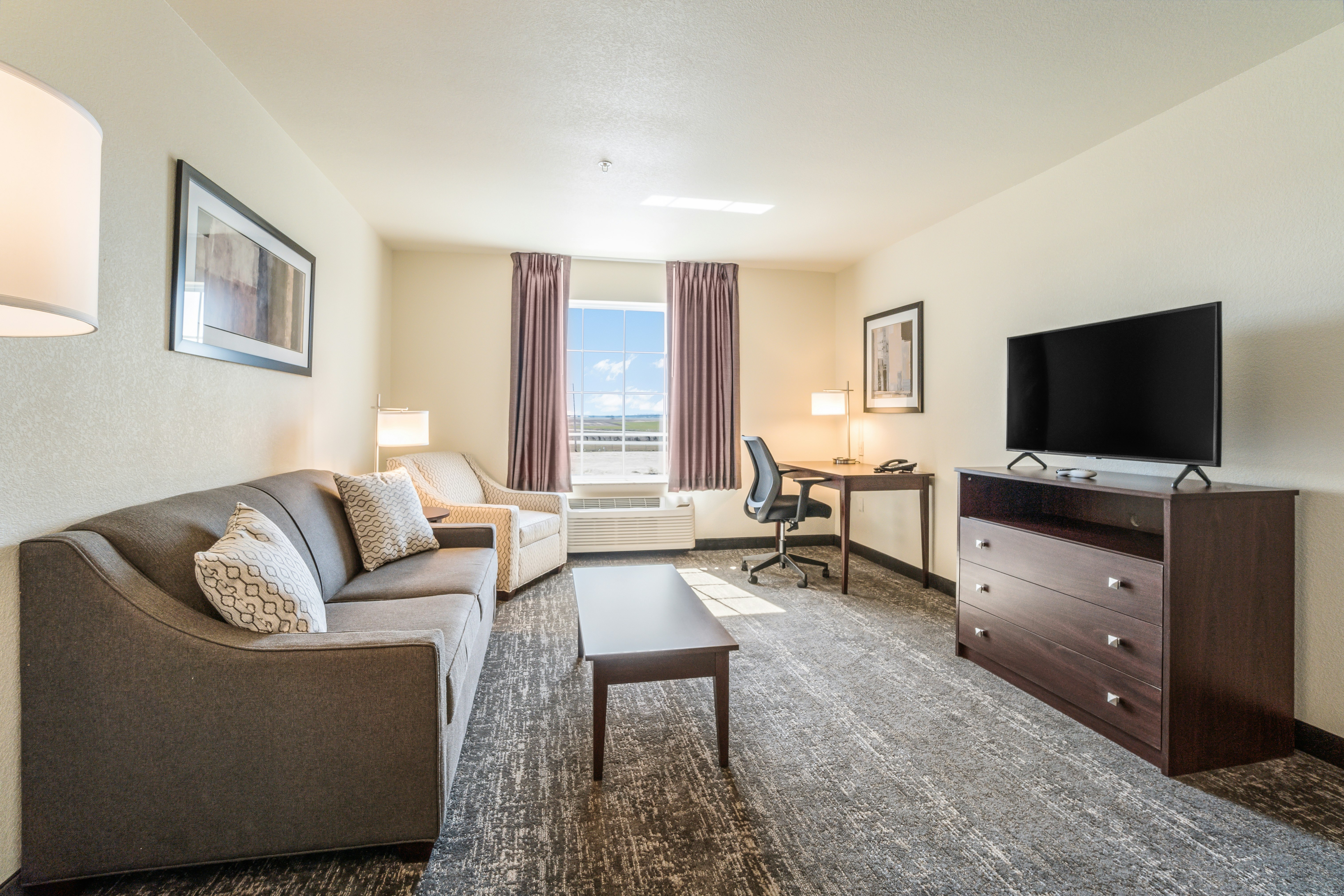 Cobblestone Hotel & Suites - Newport 40/61