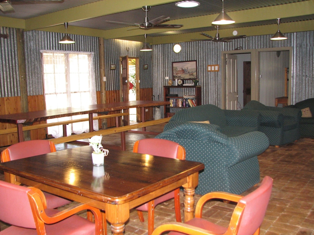 LOVEDALE COTTAGES 22/43