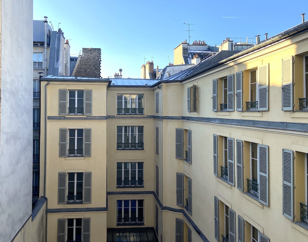 Maison Bram Paris Gare de l'Est, Tapestry Collection Hilton 1/46