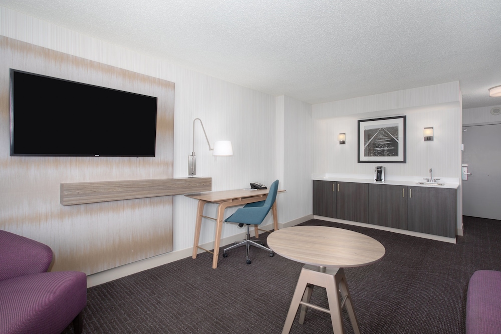 Crowne Plaza Kansas City Downtown 37/63